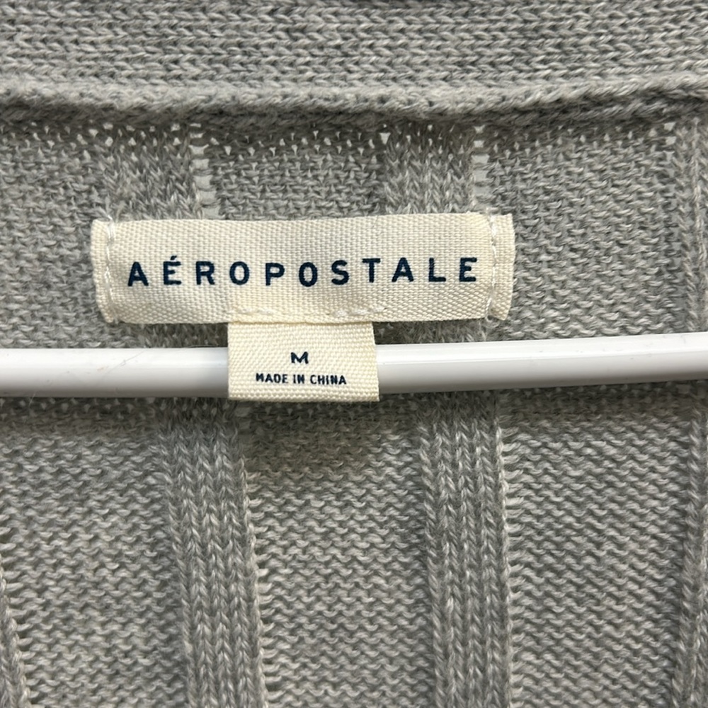 Aeropostale Grey Long Sleeve Cropped Button Up Sweater Size Medium WORN ONCE - Picture 4 of 6